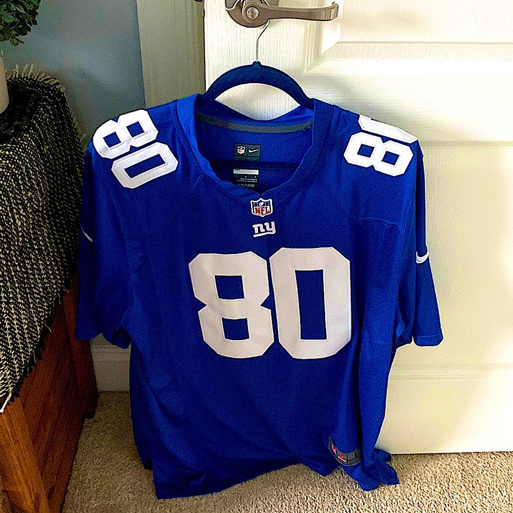 This is a Victor Cruz New York  Giants jersey size large
